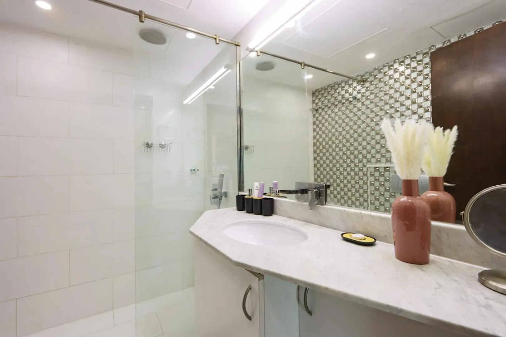 Lägenhet Livbnb-2Br In Dubai Marina Next To Metro